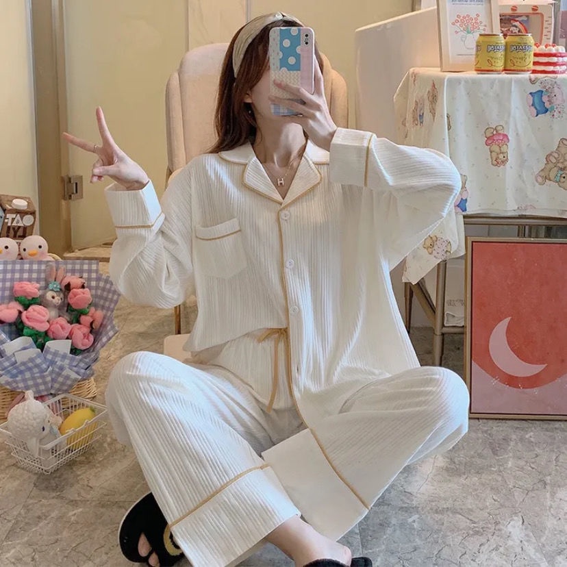 Bộ đồ ngủ tay dài màu trắng phong cách Hàn Quốc thời trang thu đông cho nữ