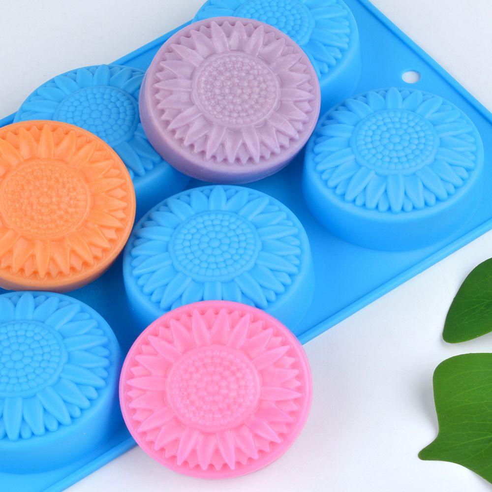 Khuôn Silicone Làm Xà Phòng 6 Ngăn Hình Bàn Chân Em Bé Đa Năng