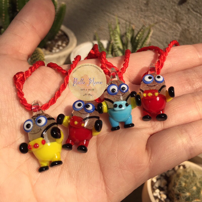 Vòng Đeo Tay Đỏ May Mắn Hình Dễ Thương Minion Heo Kitty Cute Nhiều Màu - Ảnh chụp thật