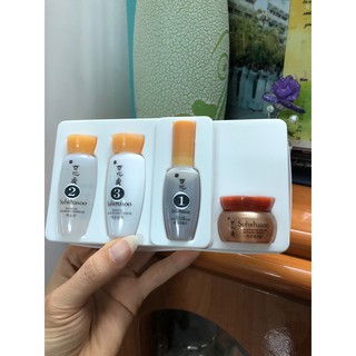 Bộ dưỡng da Sulwhasoo 4 sp (Sulwhasoo Basic Kit 4 items)