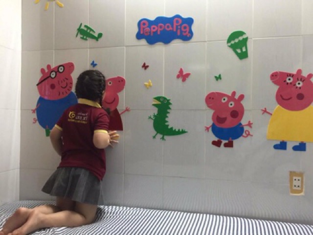 Tranh dán tường 3d cho bé gia đình pepa pig, trang trí mầm non, trang trí khu vui chơi trẻ em