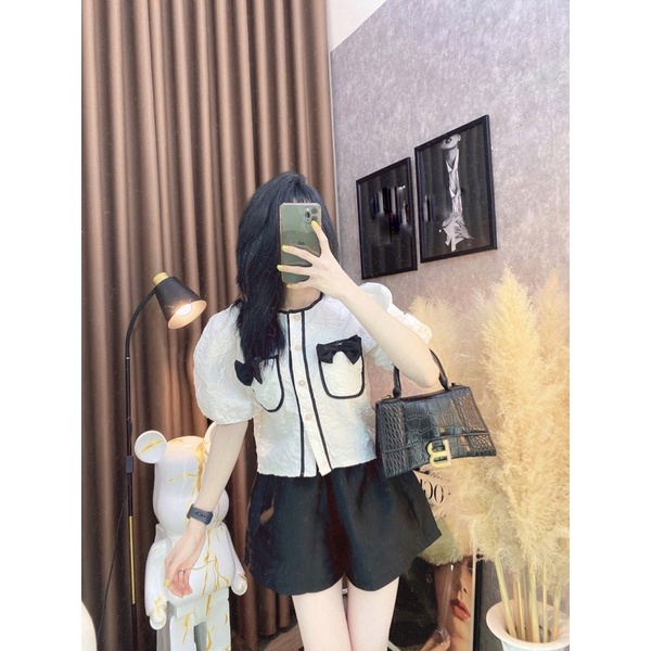 Áo Sơ Mi Gấm Xốp Nơ Túi Cúc Ngọc 2 Màu Đen Trắng