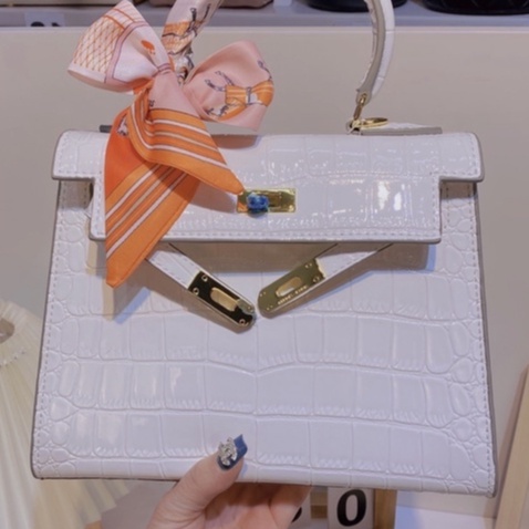 Túi tay cầm có kèm dây đeo chéo ,Túi sai 25 da rắn ( hàng đẹp có hộp )