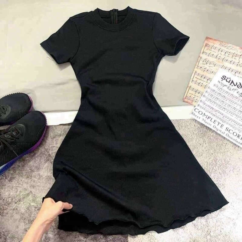 Đầm body tay ngắn, đầm thun ôm dáng xòe màu đen