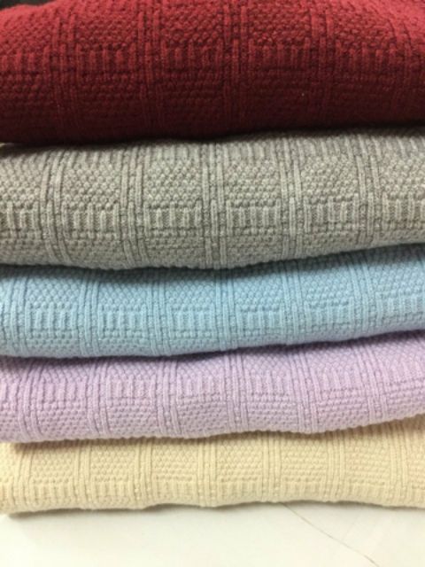 Áo len cổ ba phân