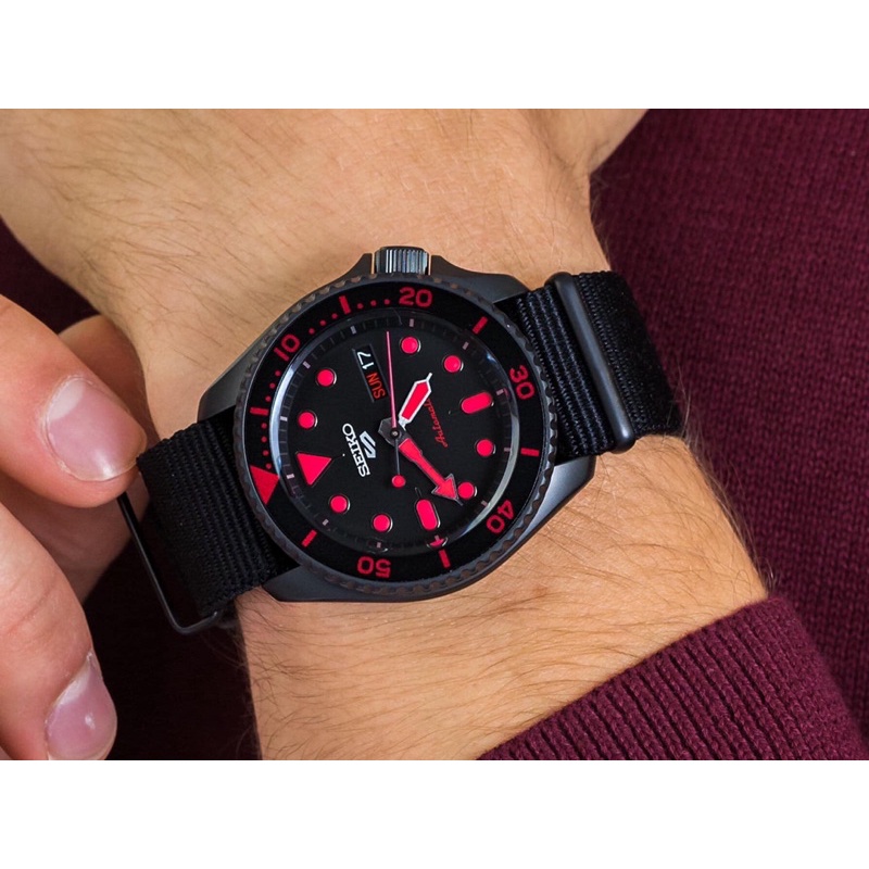 Đồng hồ nam dây dù Seiko 5 Automatic Sport SRPD83K1