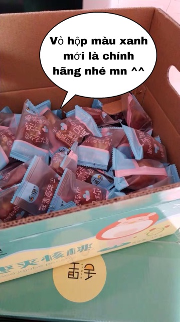 Táo đỏ kẹp óc chó 1kg/thùng