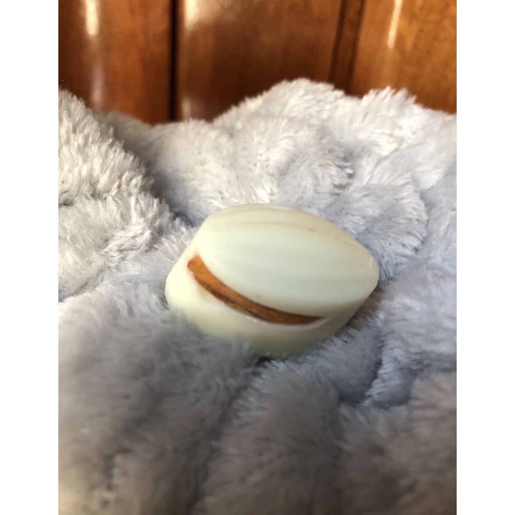 Kẹo Sôcôla hạnh nhân Việt Thái