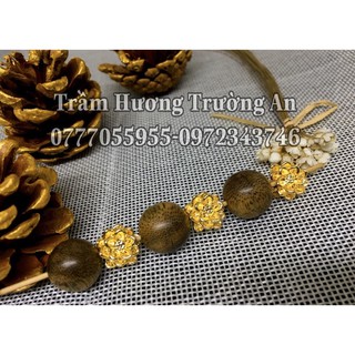 Sỉ charm hoa sen làm vòng phong thuỷ