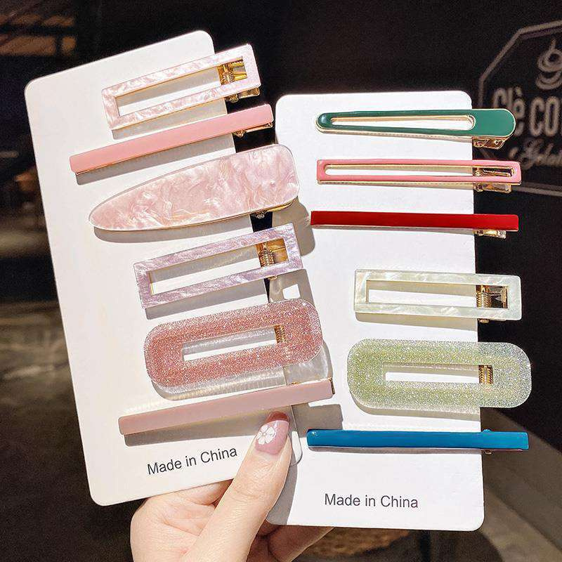 Bộ 3 cái kẹp tóc mỏ vịt acrylic màu kẹo in họa tiết trái tim thời trang ngọt ngào phối thoải mái