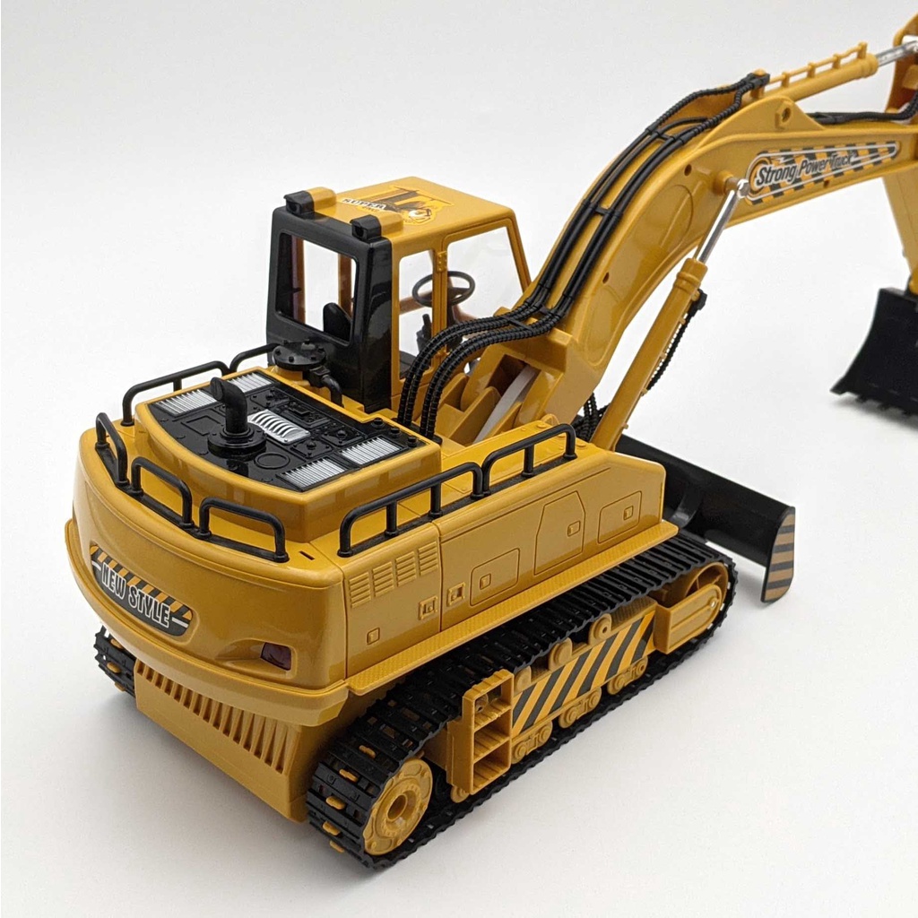 Xe múc điều khiển Gầu SẮT, bánh XÍCH, pin SẠC