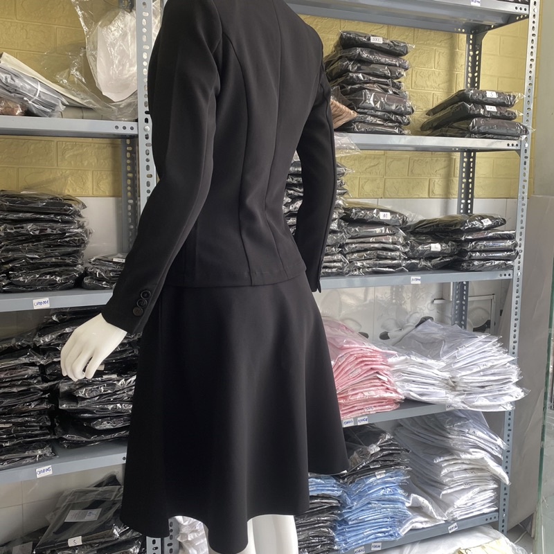 Chân váy xòe công sở HATOP vải tuyết mưa loại 1 màu đen CVXD007