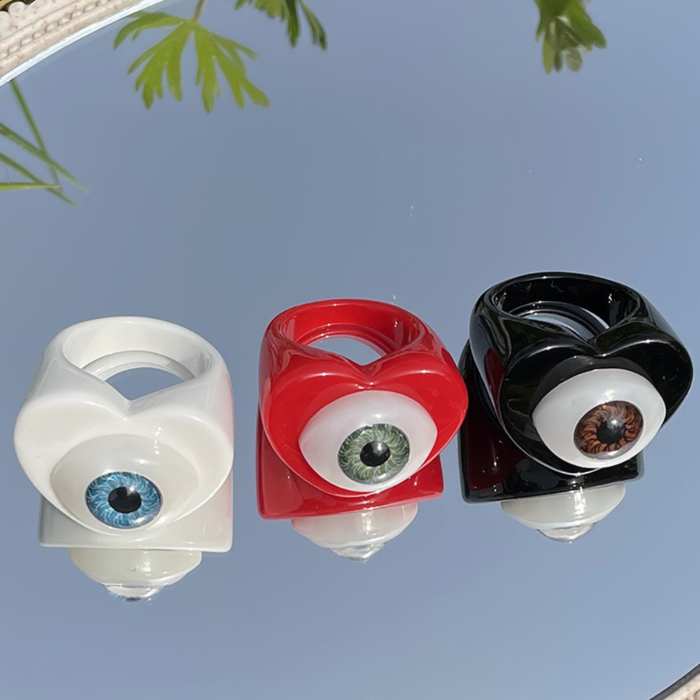 Nhẫn Đeo Tay Nhựa Hình Mắt Quỷ Cá Tính