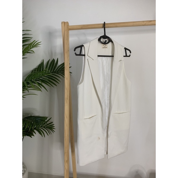 Vest sát nách trắng - Pass 129k