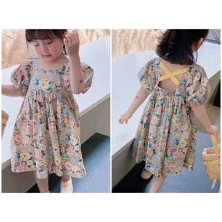 VÁY HOA NHÍ ĐAN DÂY LƯNG CHO BÉ VÀ MẸ NƠ CỔ