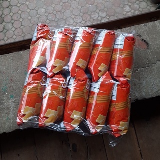 Bịch 10 Gói Bim Bim Snack Bí Đỏ Vị Bò Nướng Oishi 16g