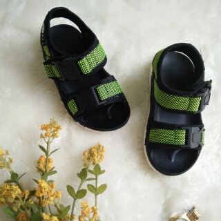Sandal xanh lá