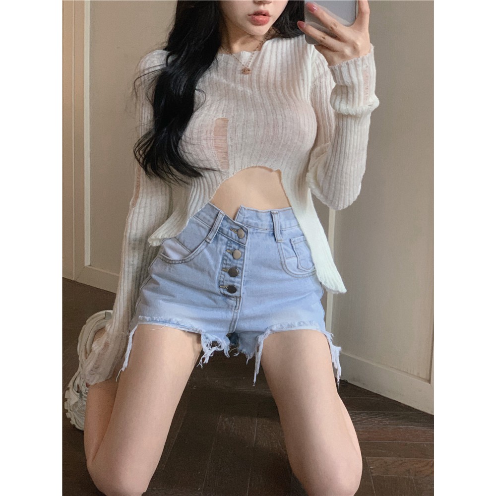Quần short jean rách 4 nút phong cách quyến rũ năng động cho các nàng thêm xinh