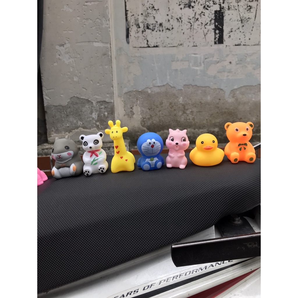 Con vật trang trí xe cute, ốp lọc gió