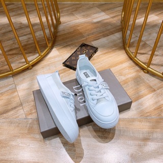 Giày lười thể thao trắng buộc dây