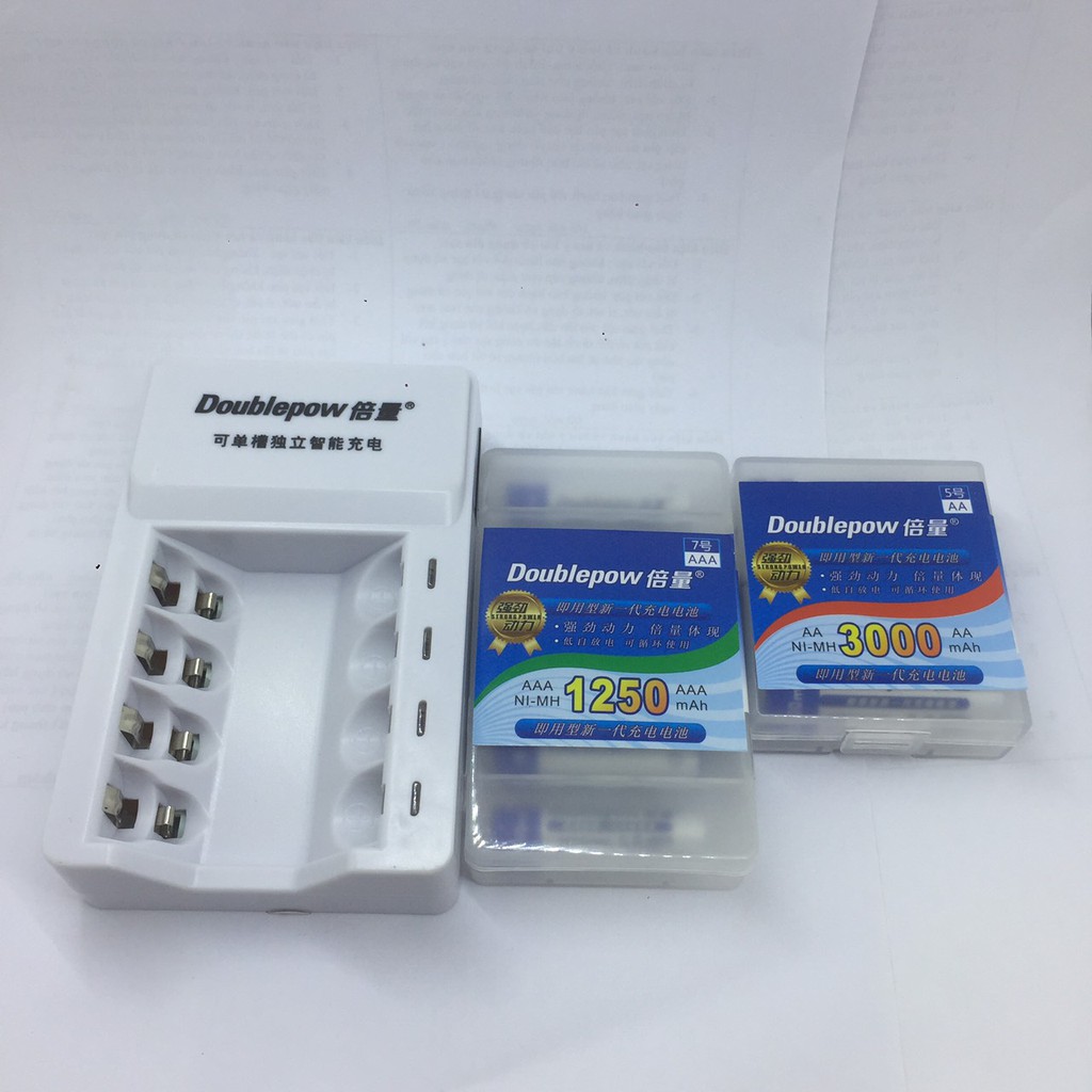 Sạc pin tự ngắt kèm 4 pin AA 3000mah và 6 pin AAA 1250mah
