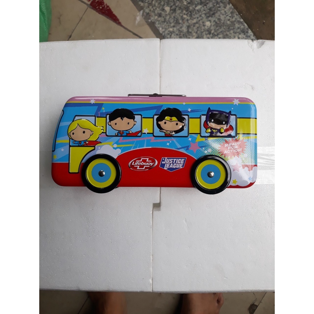 Hộp bút bằng kim loại hình xe buýt
