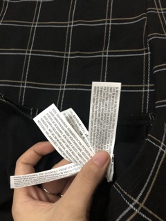 Váy kẻ đen F21