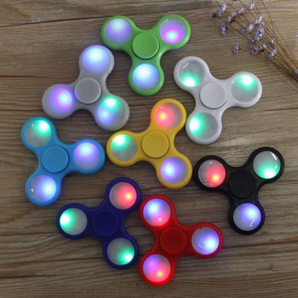 Con quay FIDGET SPINNER nhiều màu