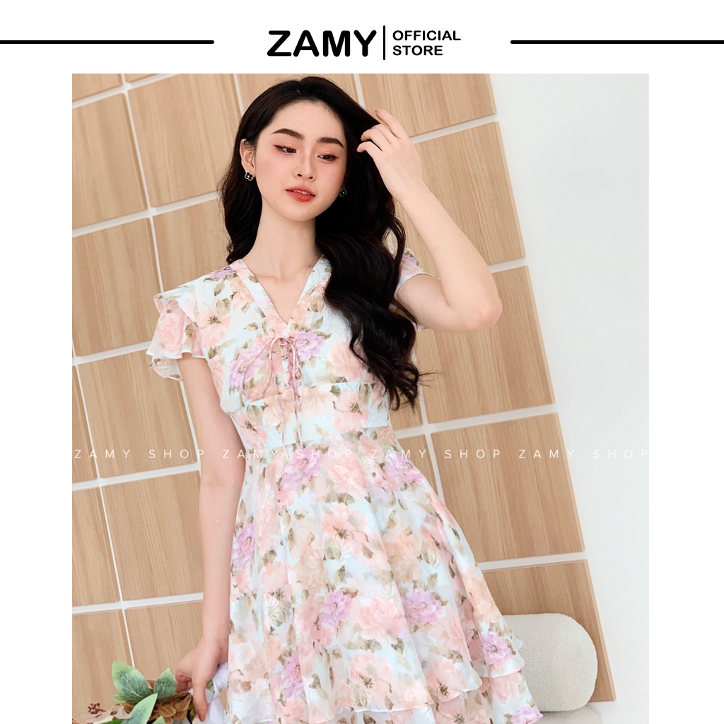 Váy/Đầm hoa ZAMY với thiết kế cổ chữ V kết hợp với phần cánh tiên và nơ cùng phần đai eo giúp tôn lên vòng eo (S/M/L)
