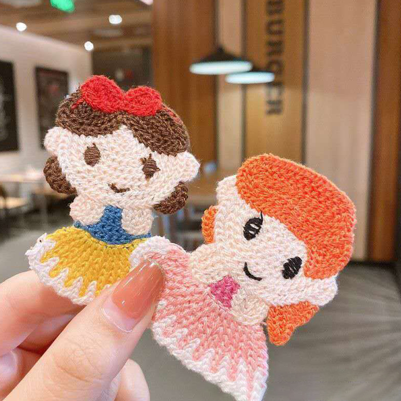 Kẹp tóc đan len hình bé gái dễ thương