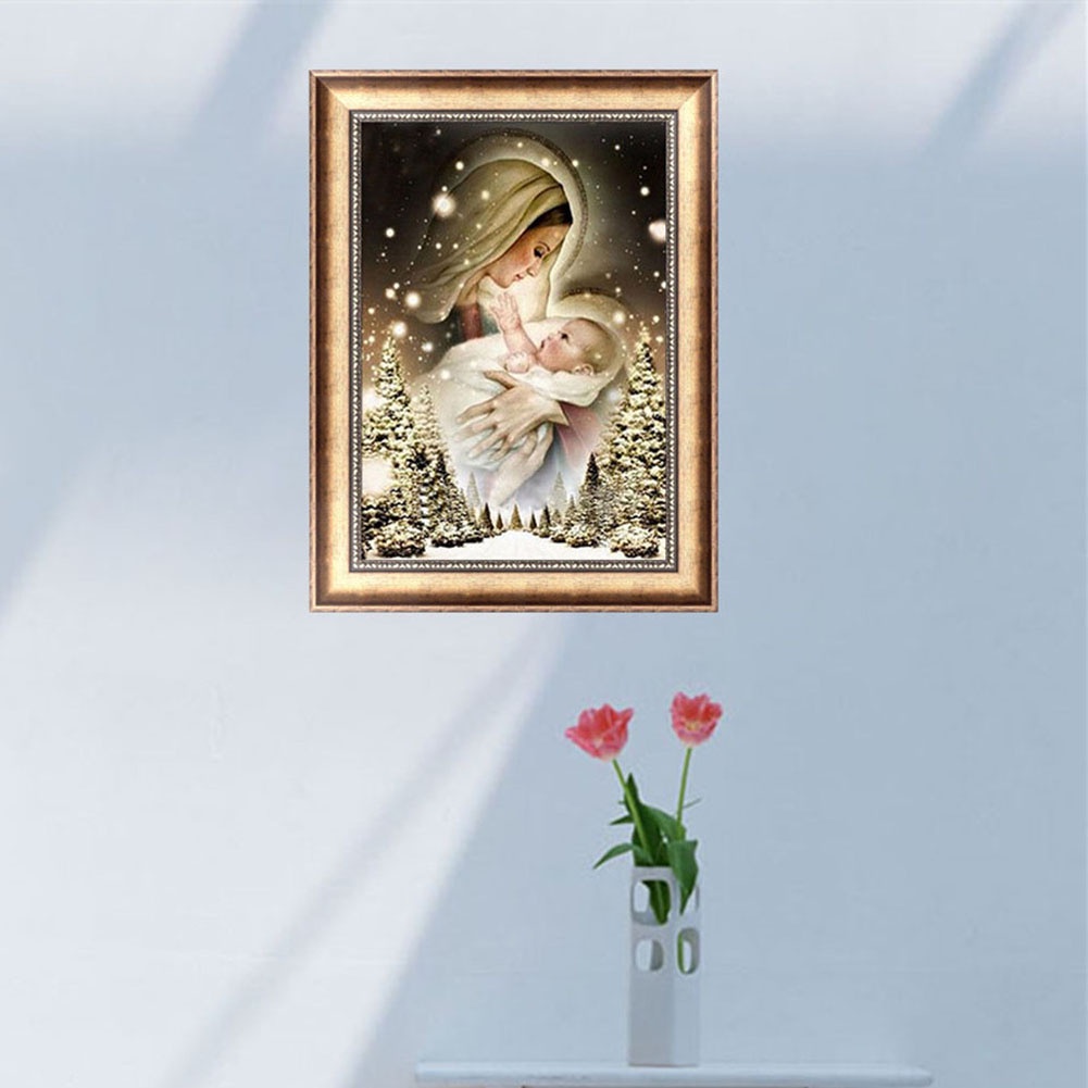 Tranh Thêu Trang Trí Thủ Công 5D Hình Cô Gái Và Em Bé (Mũi Thêu Hình X)