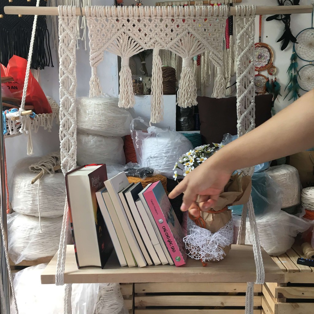 Kệ gỗ treo tường macrame có dây thừng ngang 60cm x 25cm làm giá sách, kệ trang trí