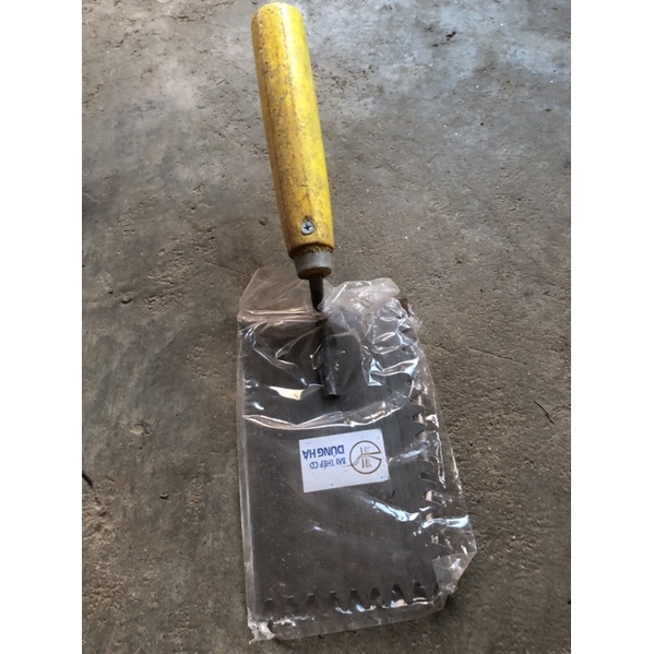 Bay xây dựng lưỡi vuông. răng cưa cán vữa, đa năng loại tốt