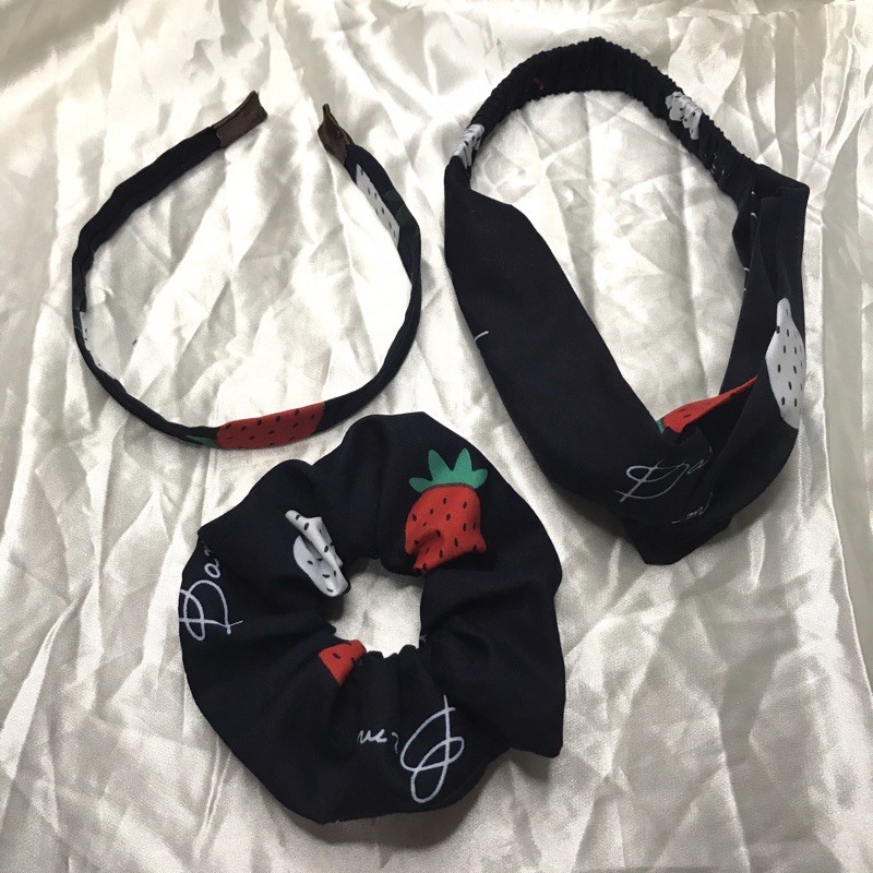 cột tóc scrunchies+ băng đô navy dâu tây