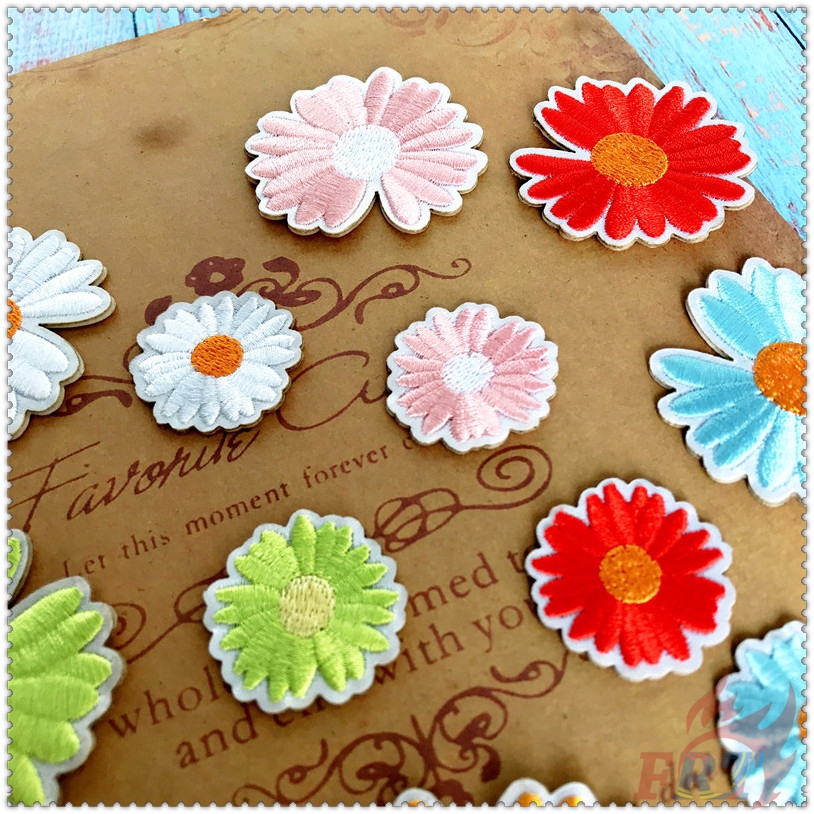 Set 2 Miếng Dán Ủi Quần Áo Hình Hoa Cúc Xinh Xắn