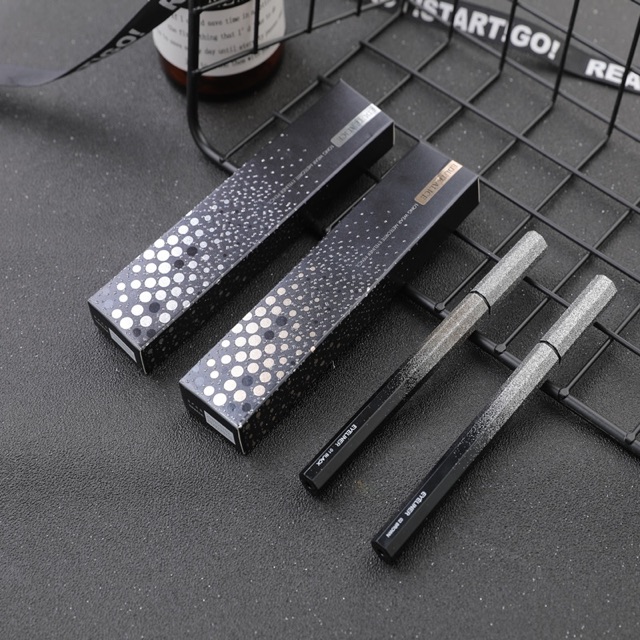 Kẻ mắt nước nét siêu mảnh họa tiết kim tuyến EAGTTL - chính hãng nội địa Trung | BigBuy360 - bigbuy360.vn