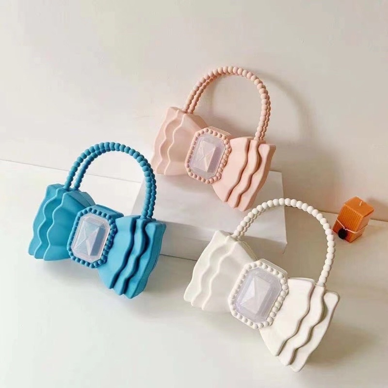 Túi xách nữ hình nơ sáng chảnh lạ mắt