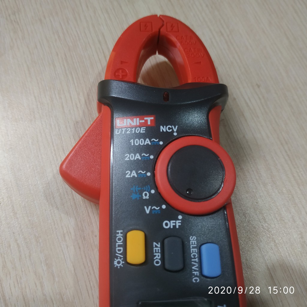Đồng hồ ampe kìm DC và AC UT210E