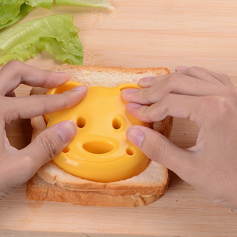 Khuôn Làm Cơm bento Hình Gấu Dễ Thương