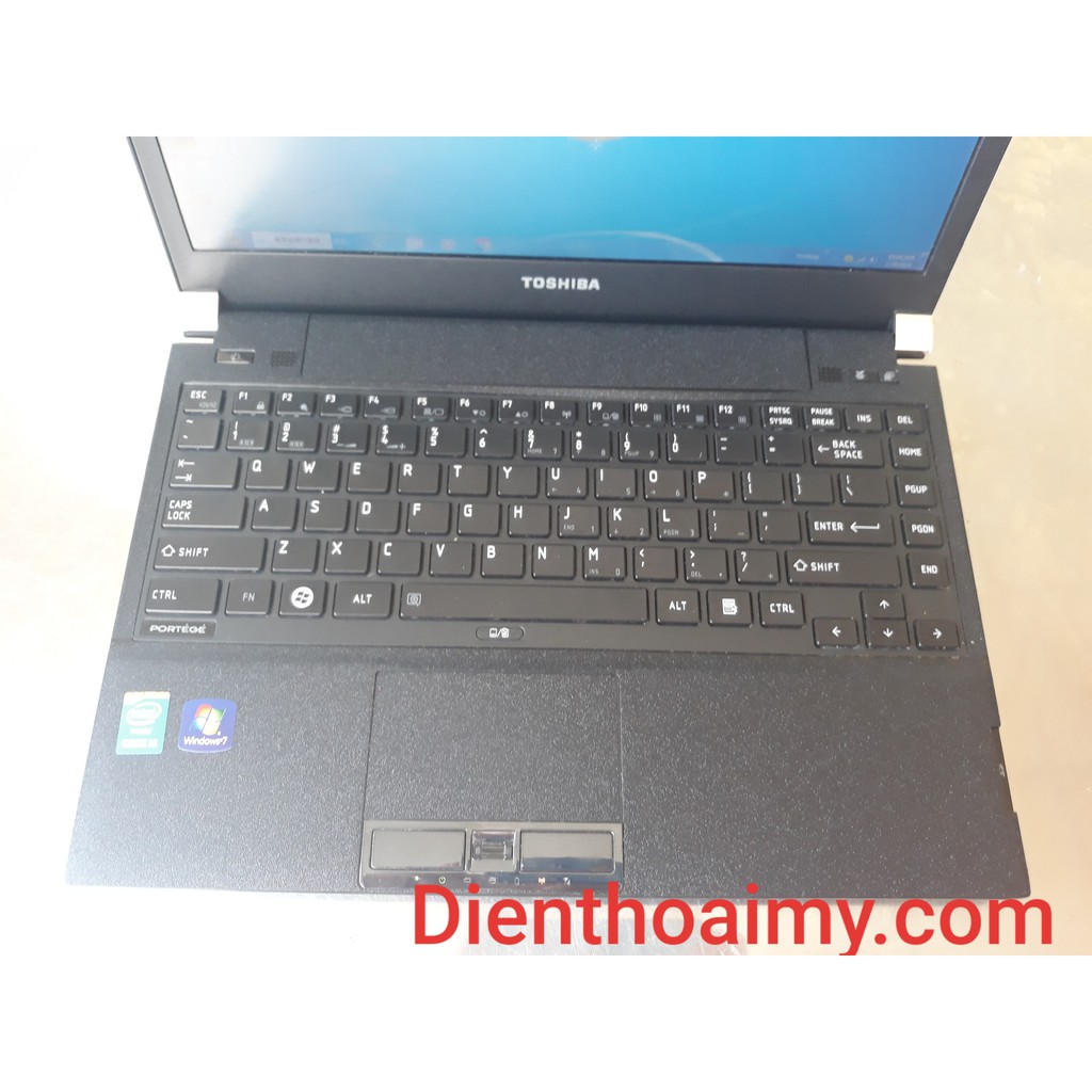 ( HÀNG 95% ) Laptop Nhật  Toshiba R700 / RAM 4GB/ ổ cứng SSD 120GB nhanh hơn ổ HDD ,nhẹ, gọn, mạnh,