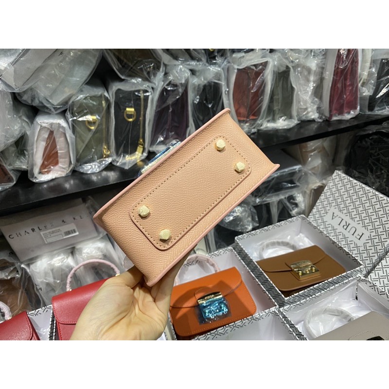 𝐓𝐮́𝐢 𝐅𝐮𝐫𝐥𝐚 𝐦𝐞𝐭𝐫𝐨𝐩𝐨𝐥𝐢𝐬 𝐭𝐚𝐲 𝐜𝐚̂̀𝐦 màu hồng - DA THẬT