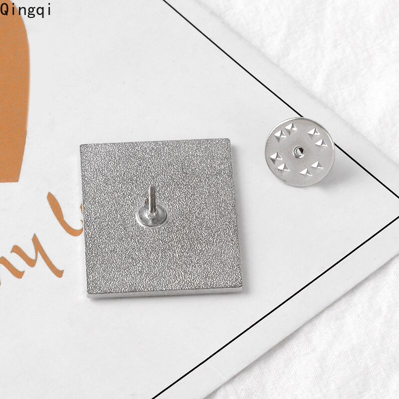 Ghim cài áo MISS ZOE họa tiết chữ cái độc đáo sáng tạo