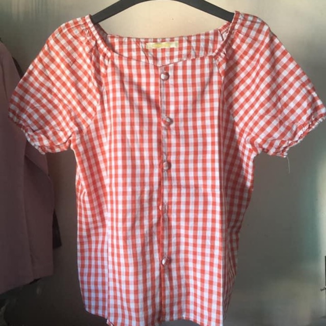 áo kẻ đỏ trắng