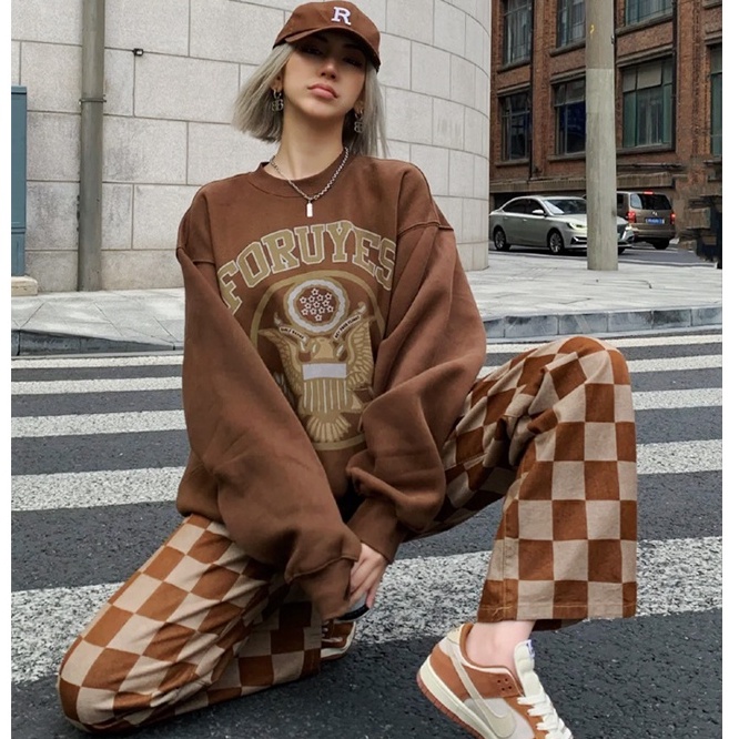 Áo sweater nữ tay dài cổ tròn dáng rộng in hình huy hiệu phong cách Hàn Quốc | BigBuy360 - bigbuy360.vn