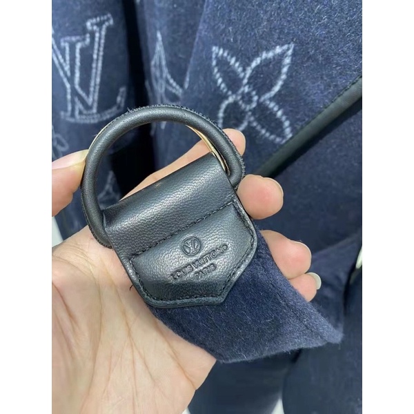 Áo khoác dạ dáng dài có mũ cho nữ thương hiệu Louis Vuitton LV cao cấp