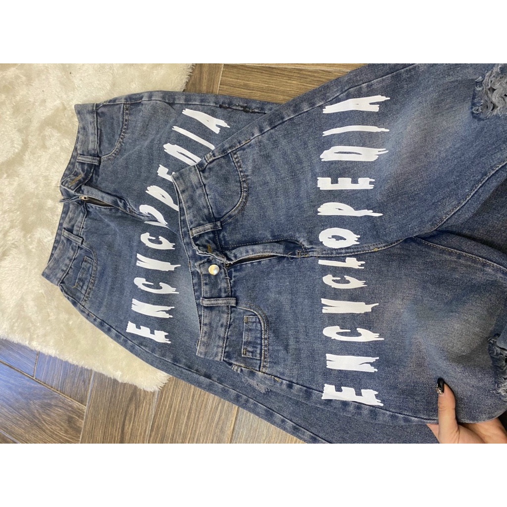 Quần jean nữ ống rộng lưng cao rách in chữ phong cách Ulzzang - Quần jeans baggy ống rộng lưng cao rách suông