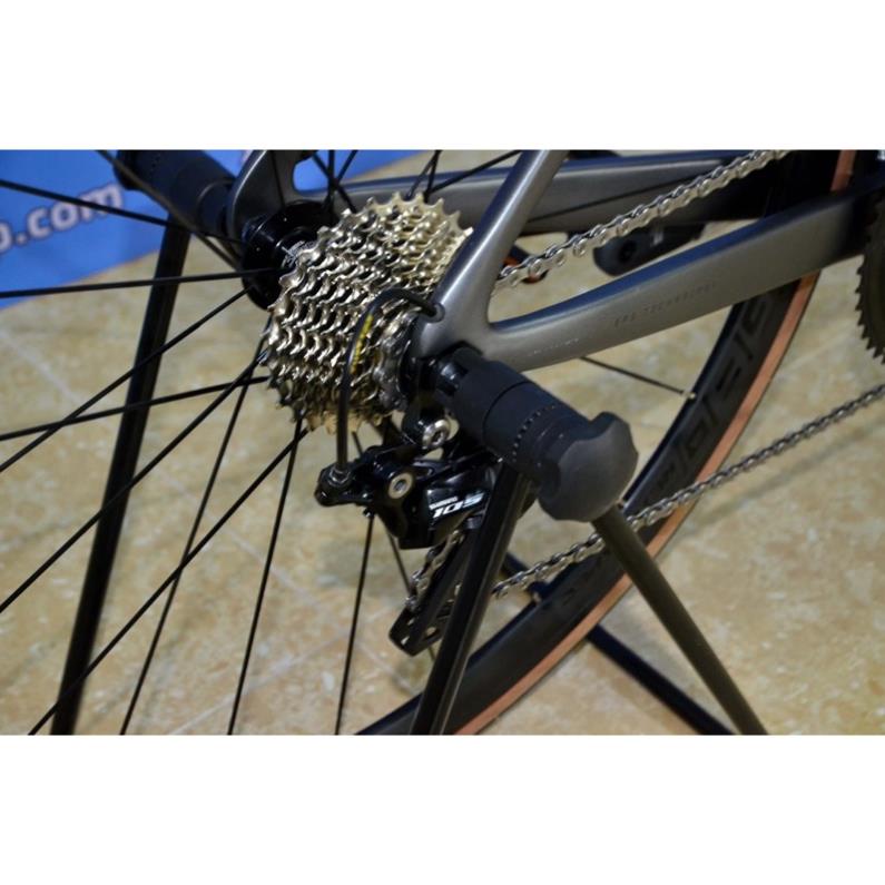 Xe đạp TWITTER STEALTH PRO SHIMANO R700 tay ngang chính hãng nhập khẩu cao cấp.Khung Carbon 18k siêu nhẹ.
