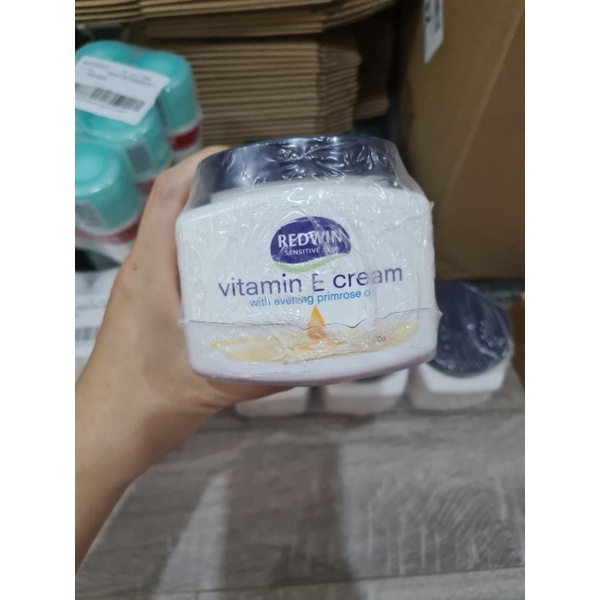Kem dưỡng da mềm mịn REDWIN Vitamin E Cream 300g hàng Úc
