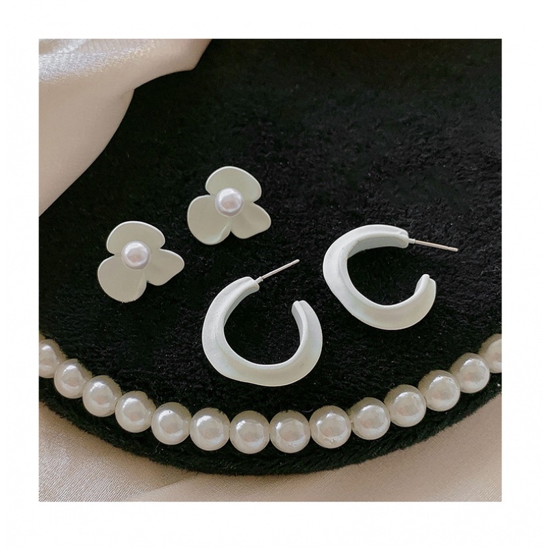 Khuyên tai hình bông hoa đính ngọc trai trắng giản đơn trẻ trung sành điệu