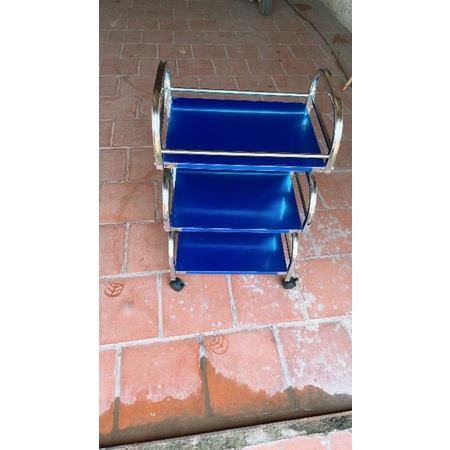 Xe đẩy inox 3 tầng bền đẹp chắc chắn cho spa